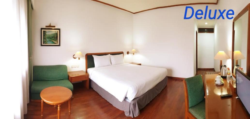 Grand Whiz Hotel Bromo Buitenkant foto