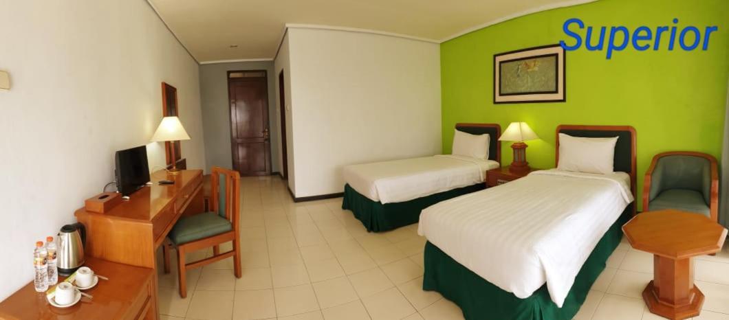 Grand Whiz Hotel Bromo Buitenkant foto