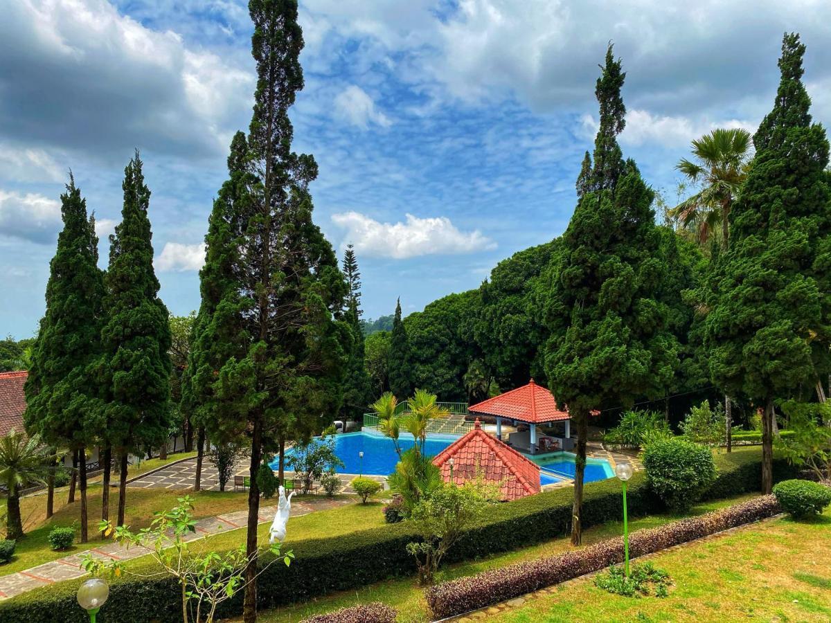 Grand Whiz Hotel Bromo Buitenkant foto