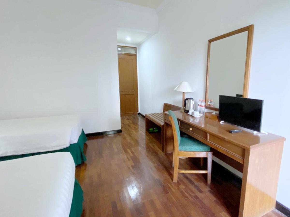 Grand Whiz Hotel Bromo Buitenkant foto