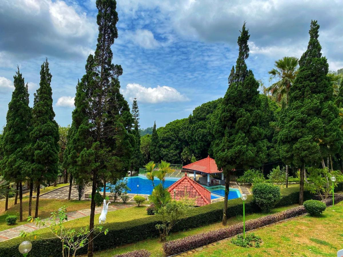 Grand Whiz Hotel Bromo Buitenkant foto