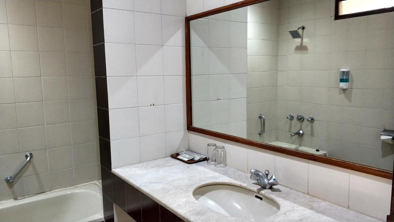 Grand Whiz Hotel Bromo Buitenkant foto